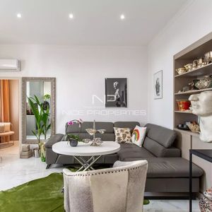 Property in Carre d'Or