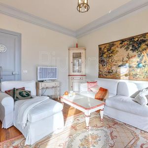 Property in Carre d'Or