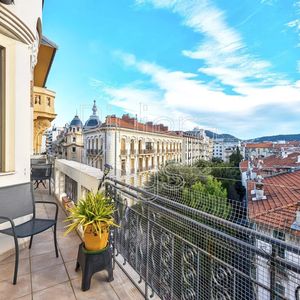 Property in Carre d'Or