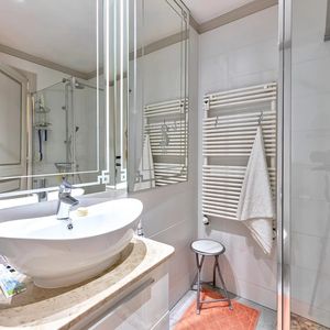 Property in Carre d'Or