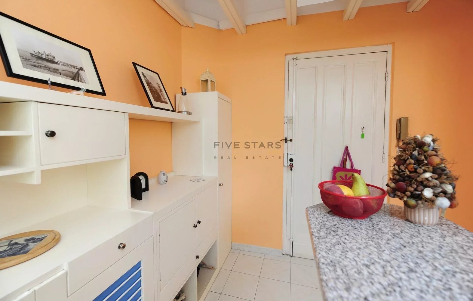 Property photo in Carre d'Or