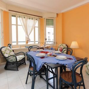 Property in Carre d'Or