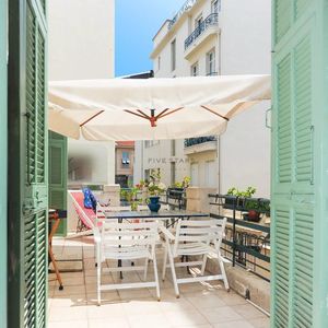 Property in Carre d'Or