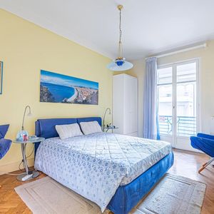 Property in Carre d'Or