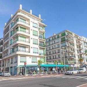 Property in Carre d'Or