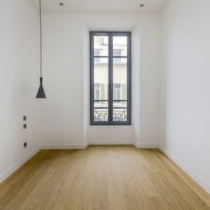 Property in Carre d'Or