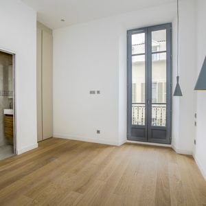 Property in Carre d'Or