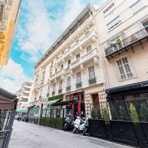 Property in Carre d'Or