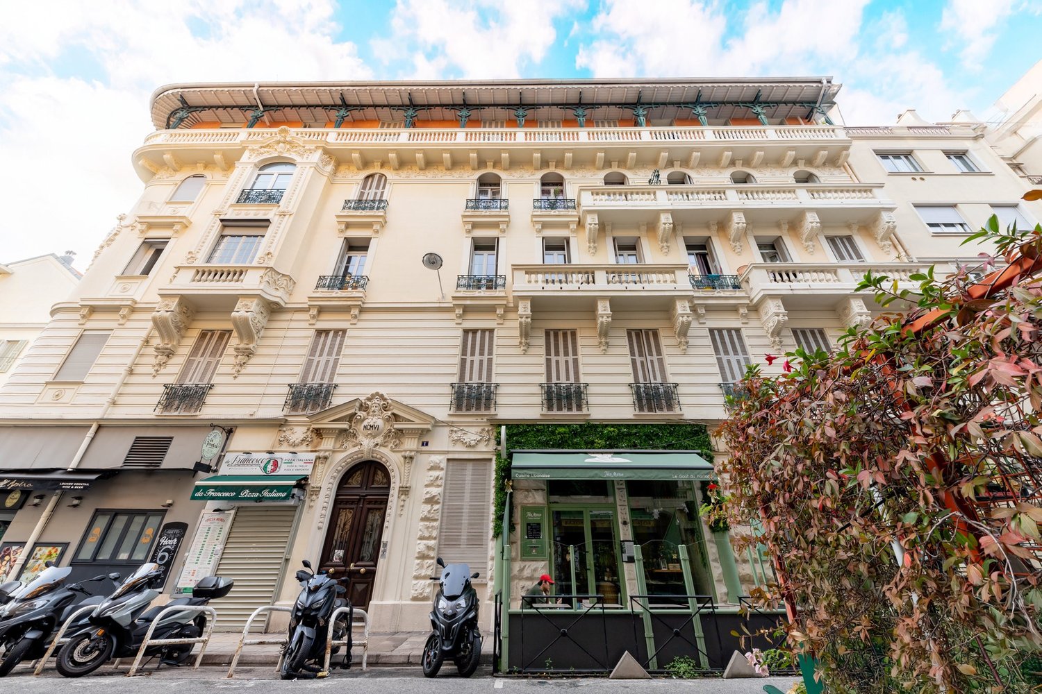 Property photo in Carre d'Or