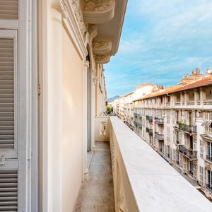 Property in Carre d'Or