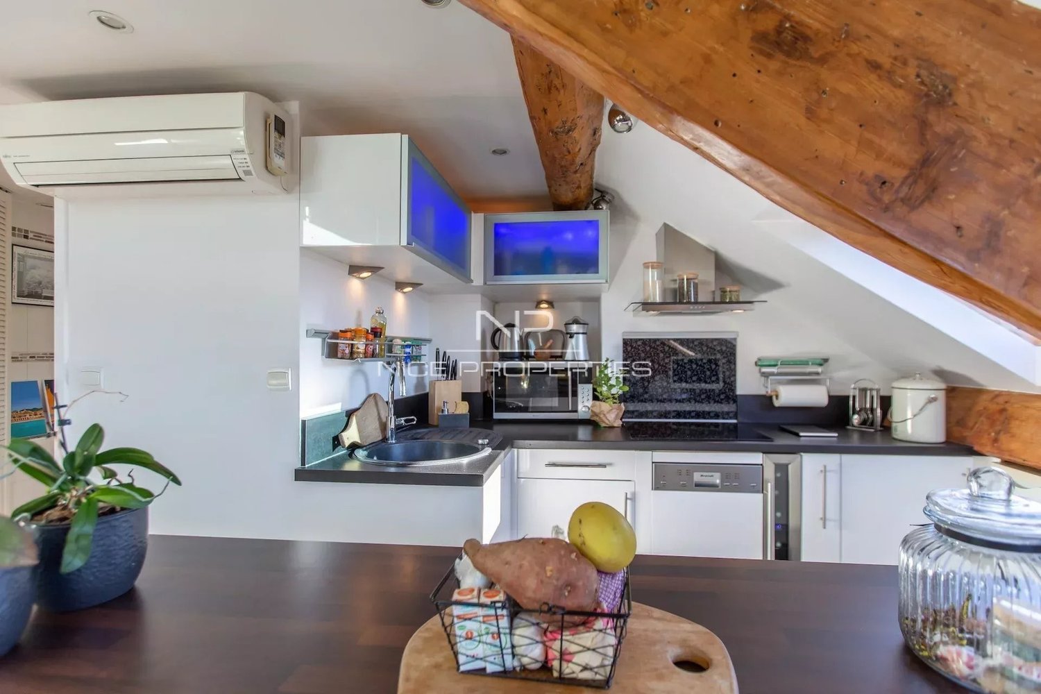 Property photo in Carre d'Or