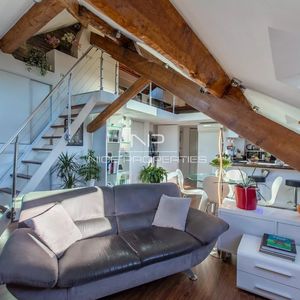 Property in Carre d'Or