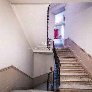 Property in Carre d'Or