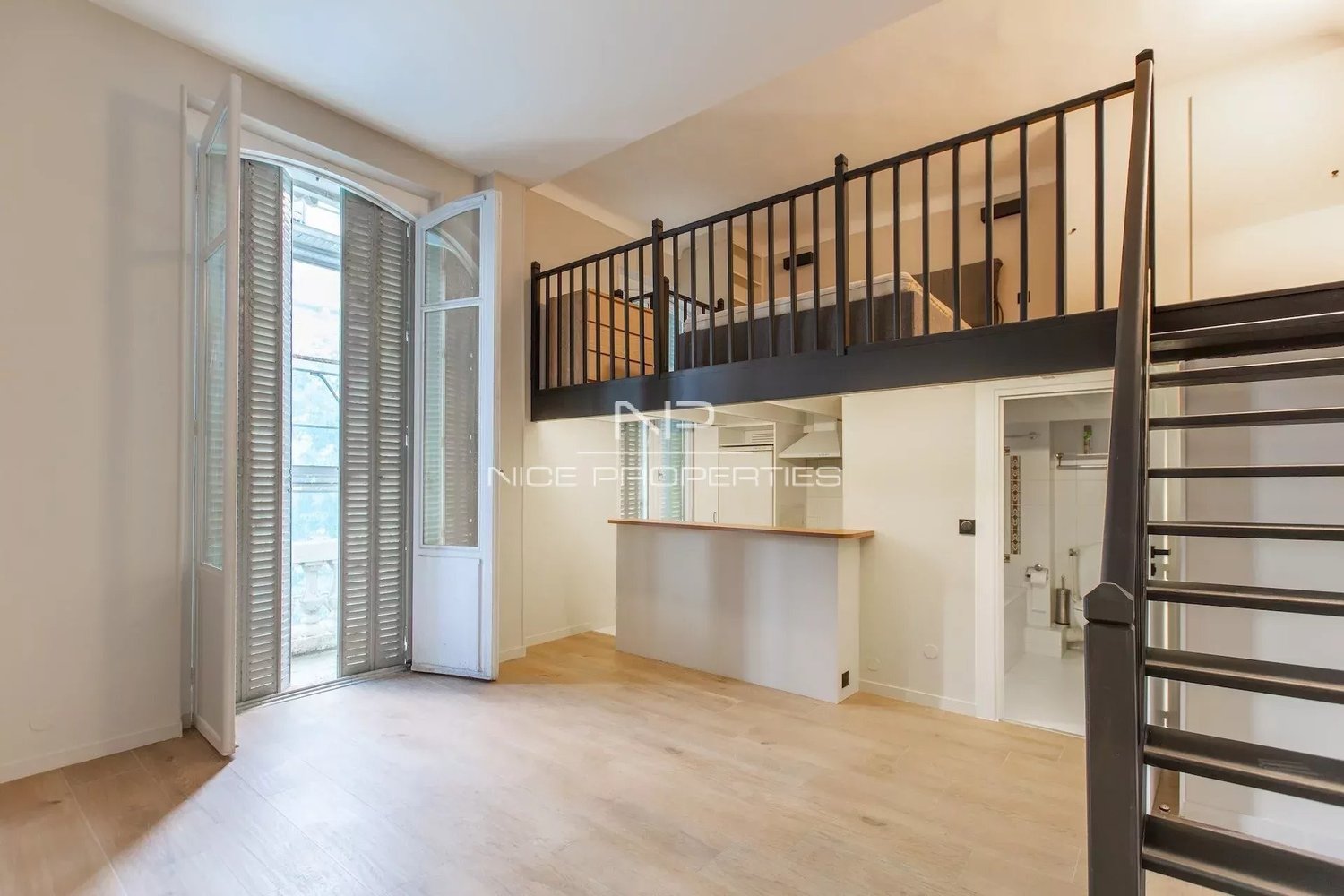 Property photo in Carre d'Or