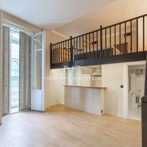 Property in Carre d'Or