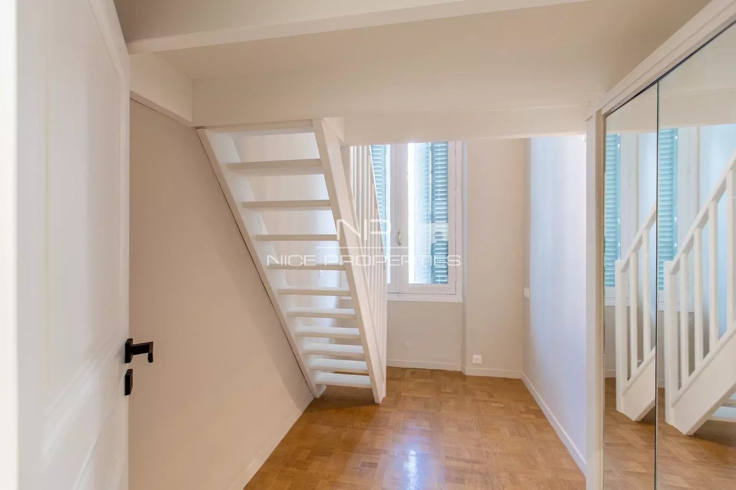 Property photo in Carre d'Or