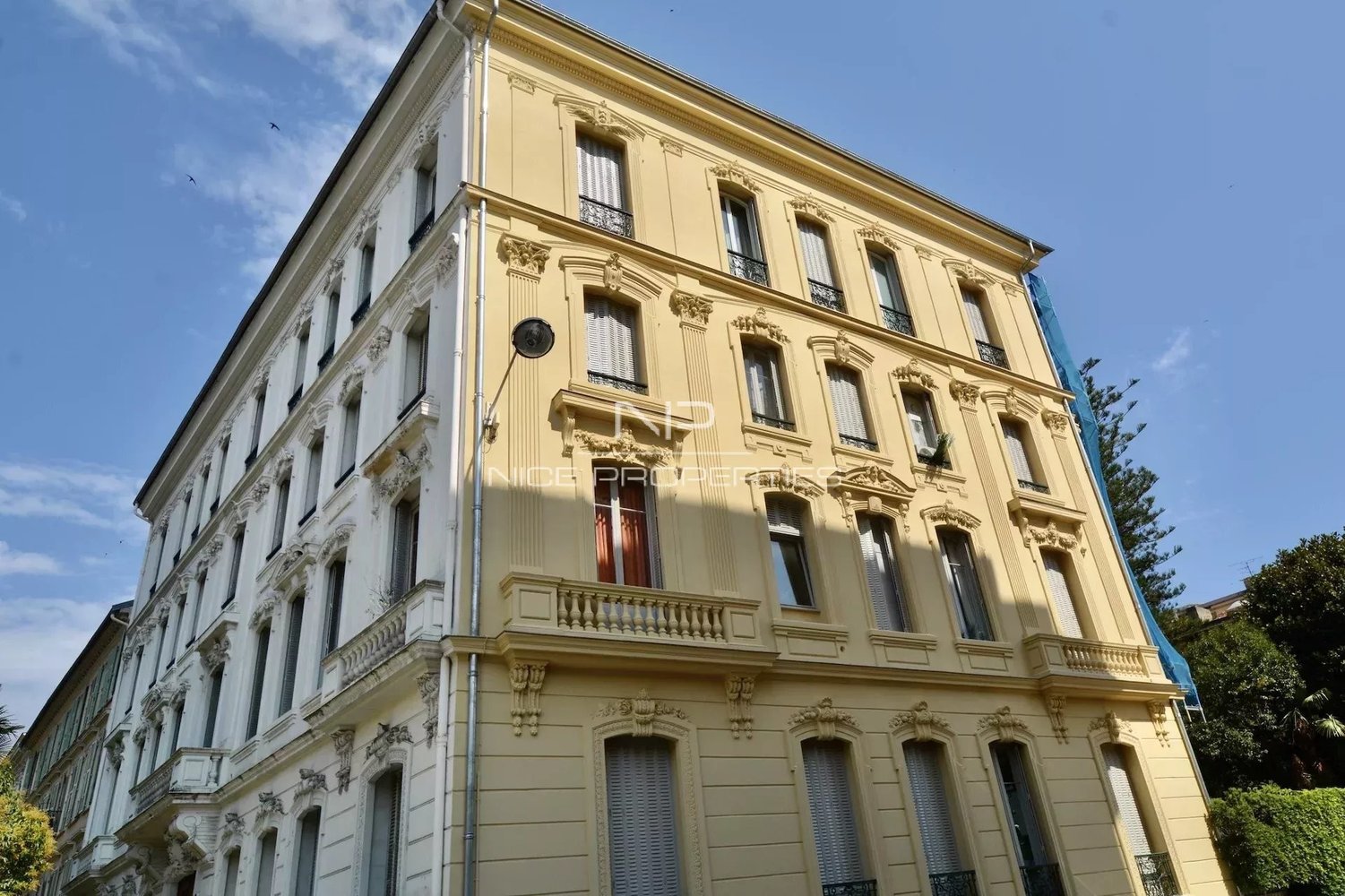 Property photo in Carre d'Or