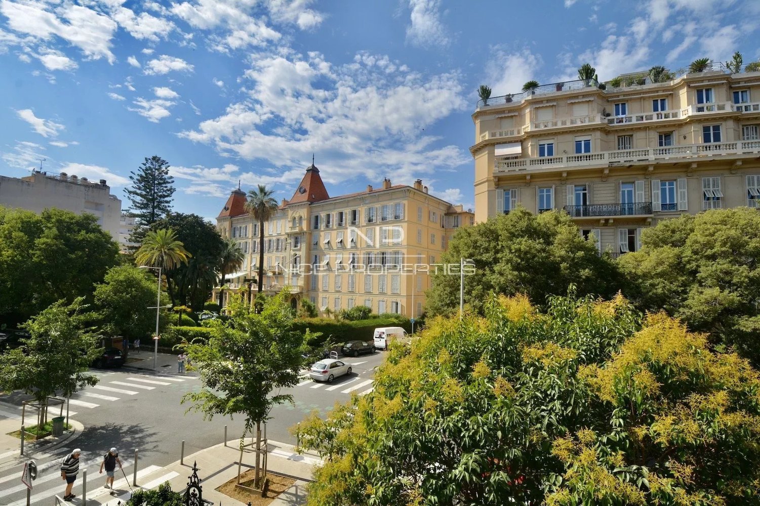 Property photo in Carre d'Or