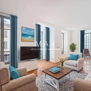 Property in Carre d'Or