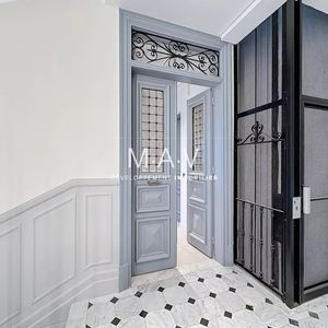 Property in Carre d'Or