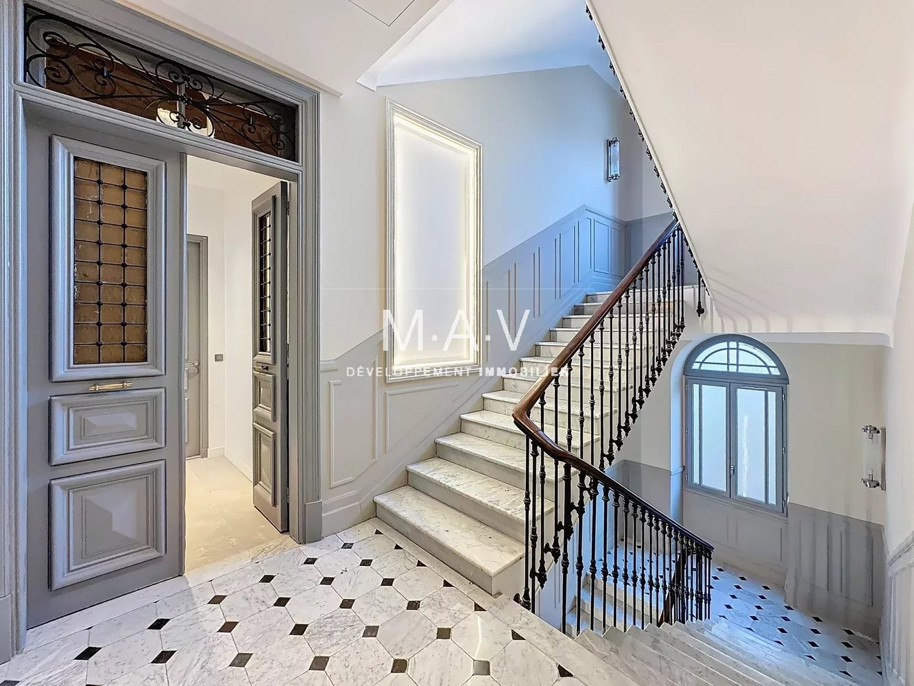 Property photo in Carre d'Or