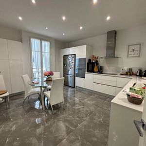 Property in Carre d'Or