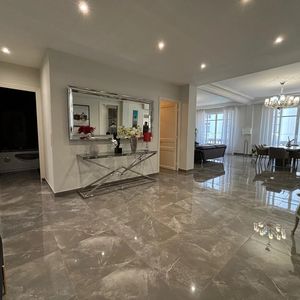 Property in Carre d'Or