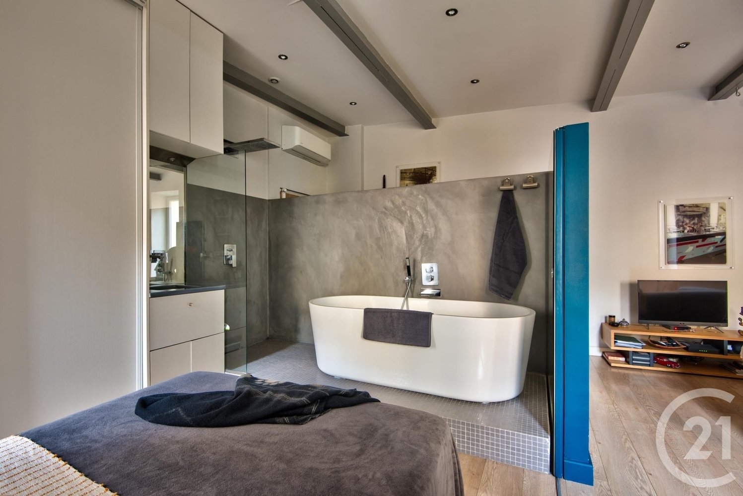 Property photo in Port