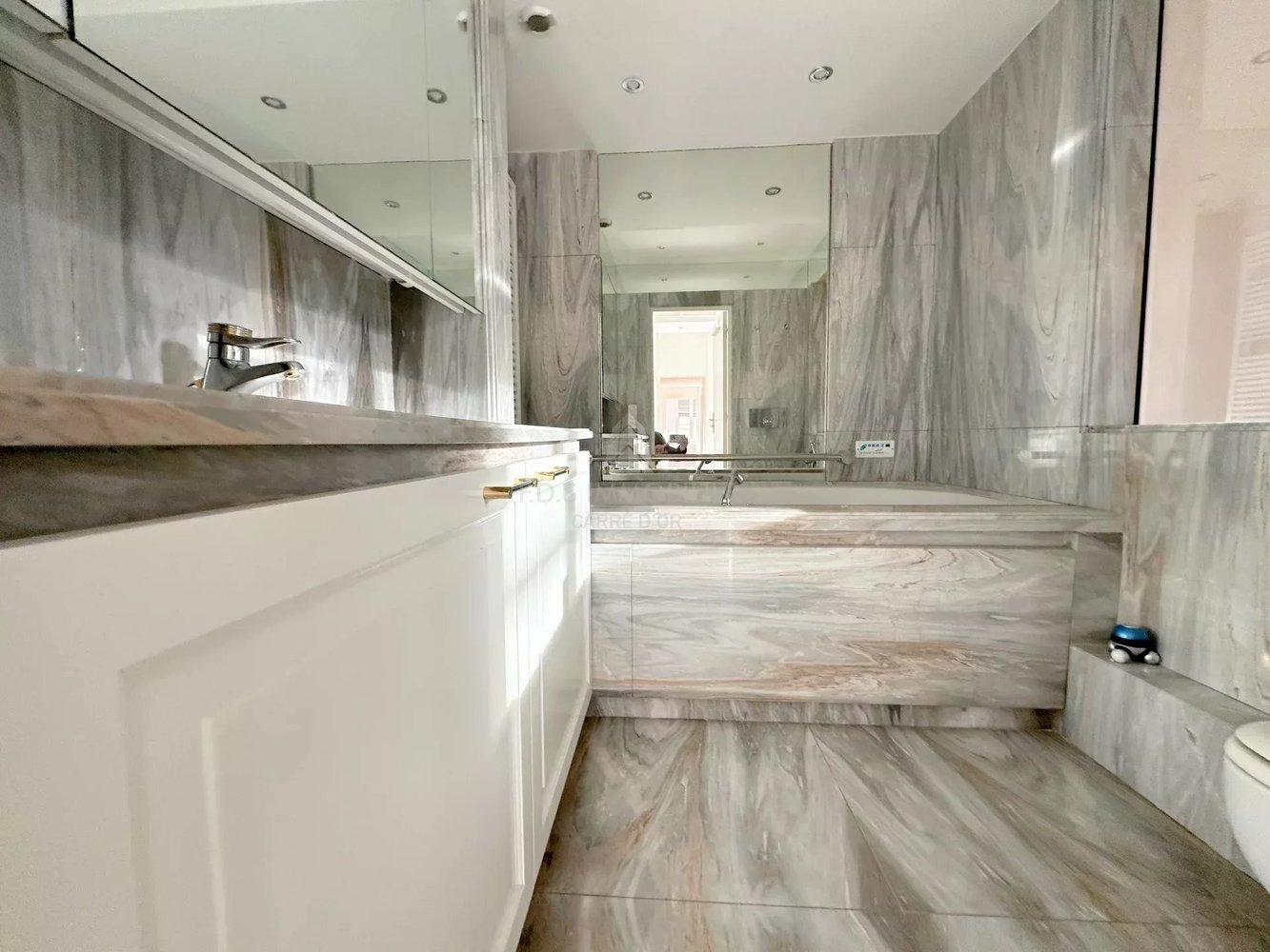 Property photo in Carre d'Argent