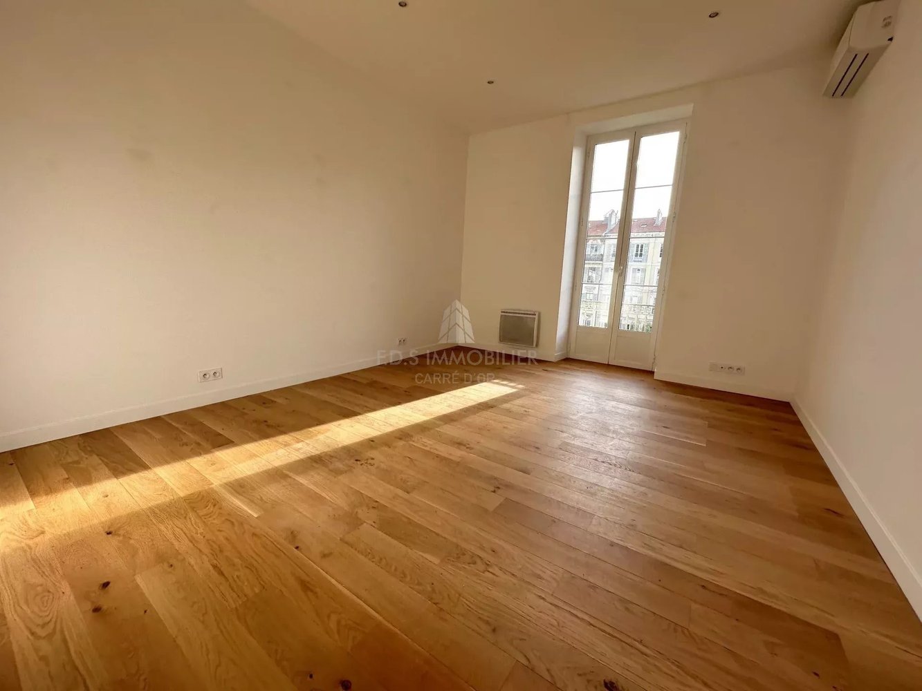 Property photo in Carre d'Argent