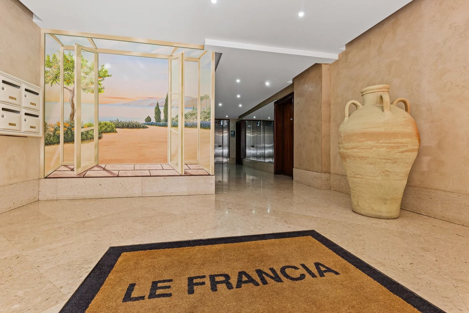 Property photo in Carre d'Argent