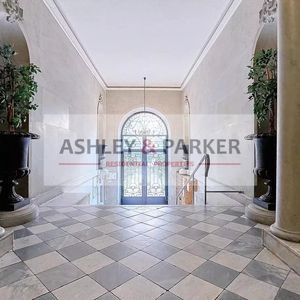 Property in Carre d'Argent