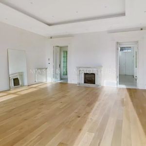 Property in Carre d'Argent