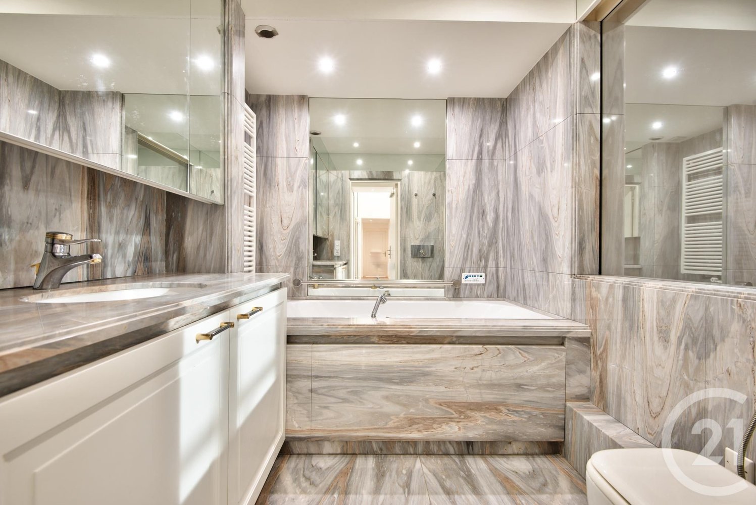 Property photo in Carre d'Argent