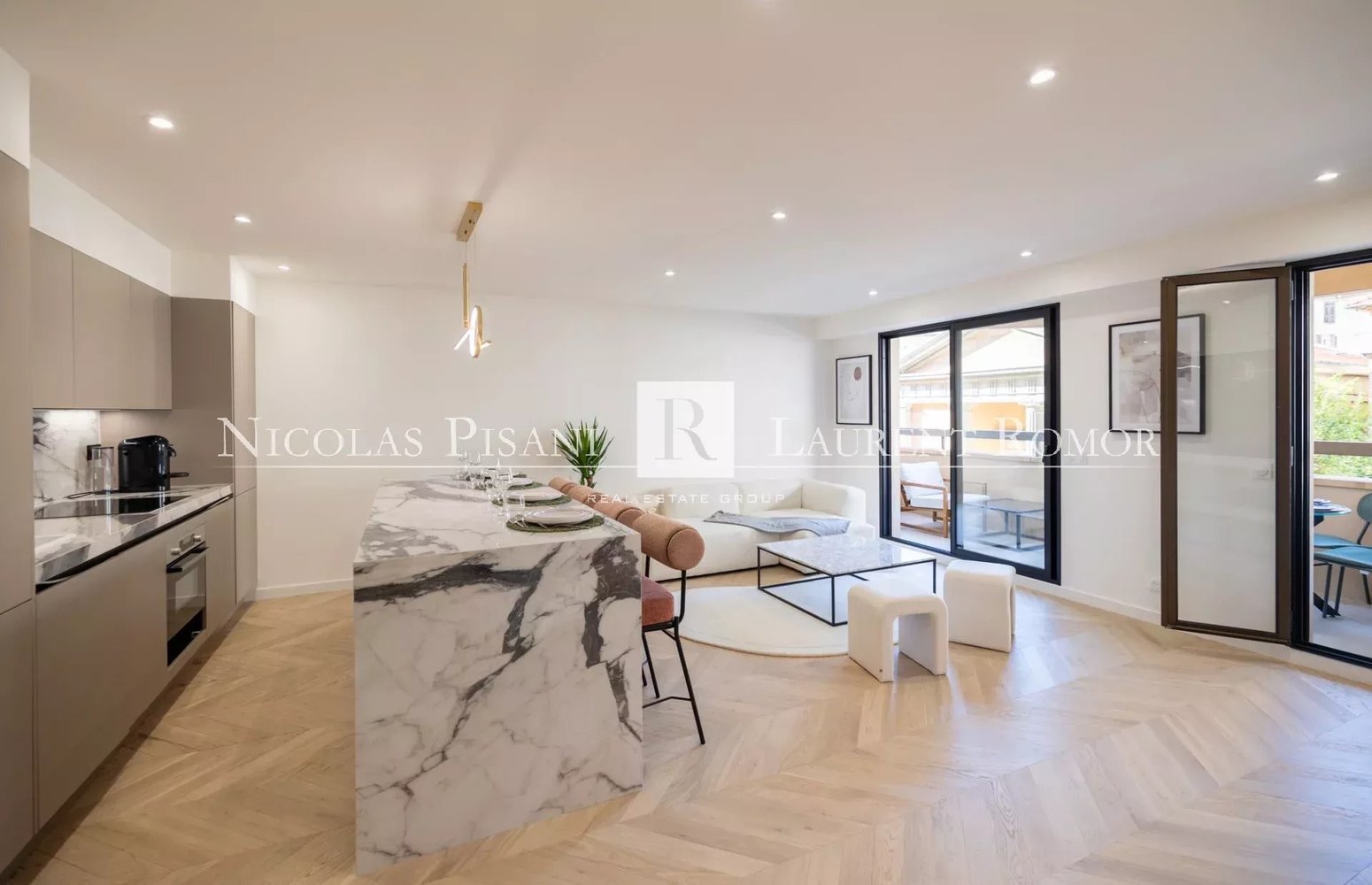 Property photo in Carre d'Argent