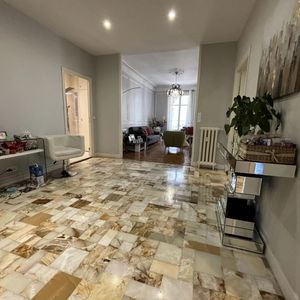 Property in Carre d'Or