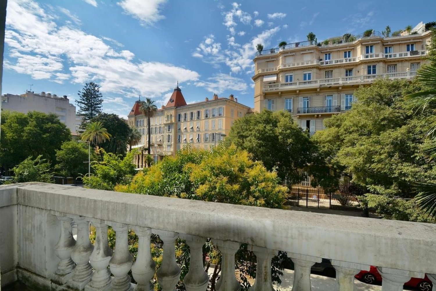 Property photo in Carre d'Or