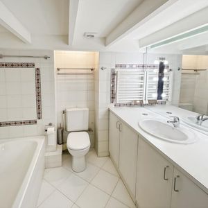 Property in Carre d'Or