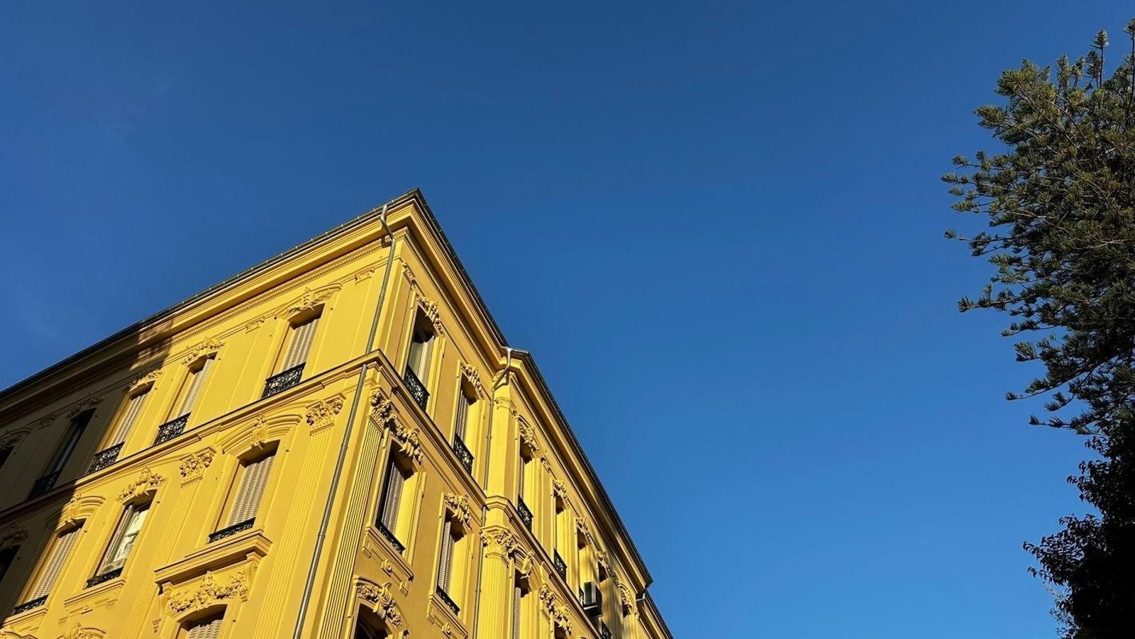 Property photo in Carre d'Or