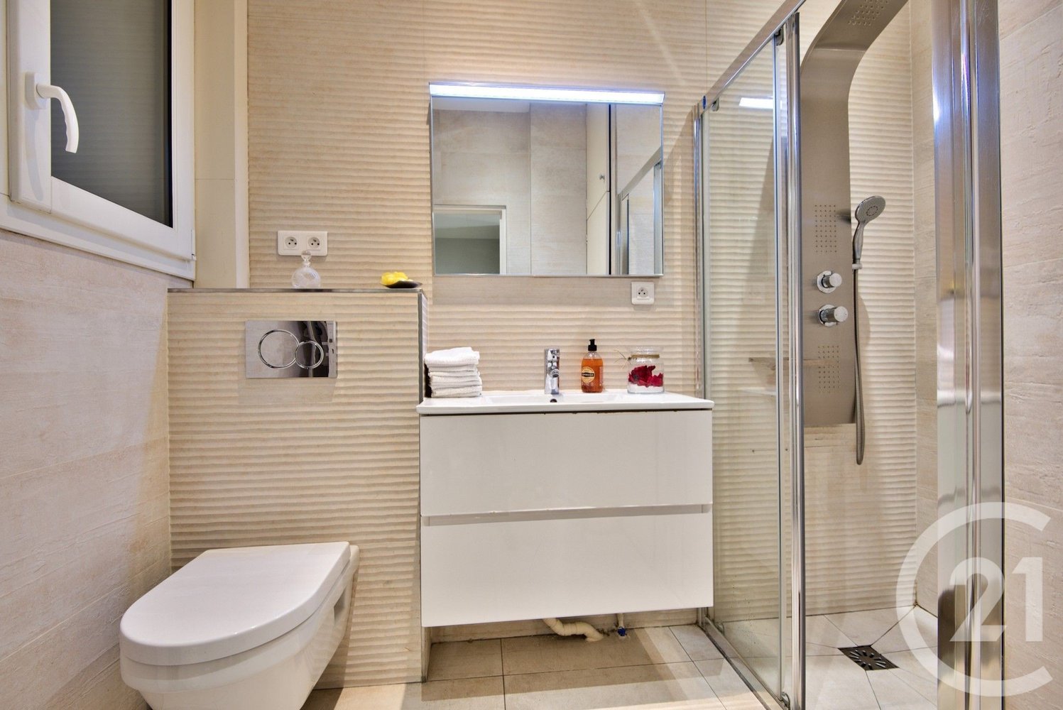 Property photo in Carre d'Or