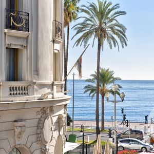 Property in Carre d'Or