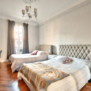 Property in Carre d'Or