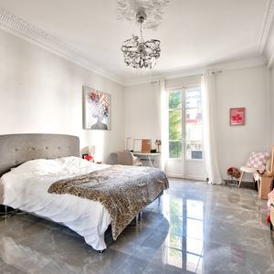 Property in Carre d'Or