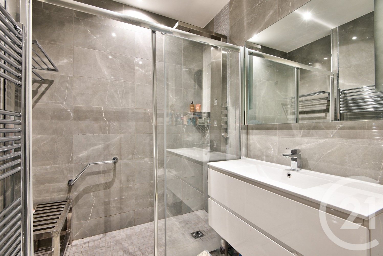 Property photo in Carre d'Or