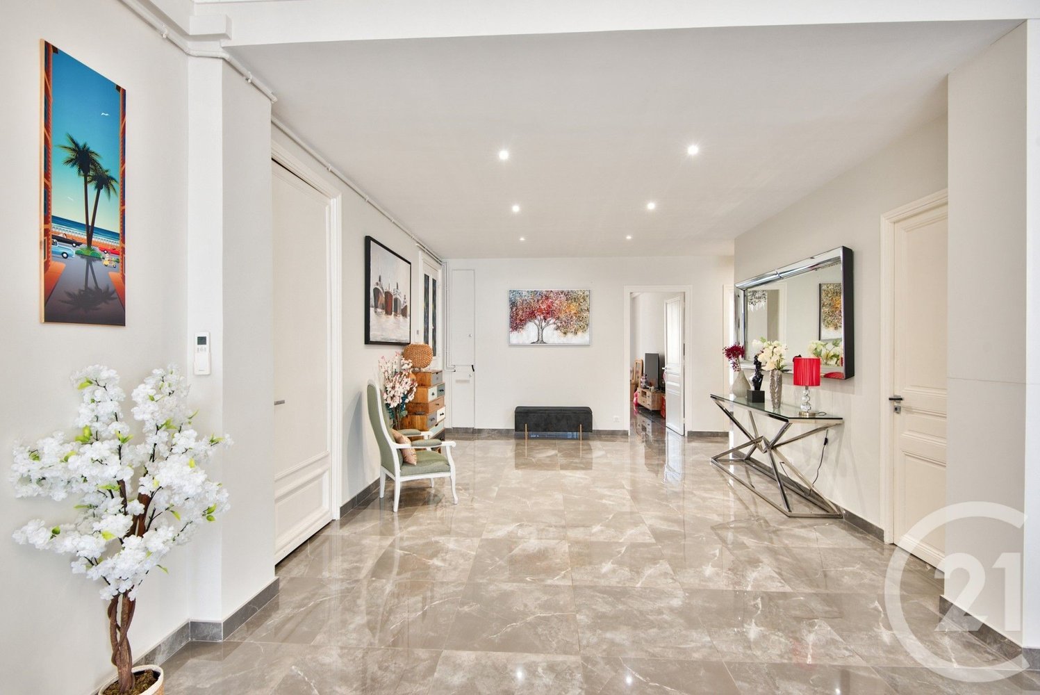 Property photo in Carre d'Or