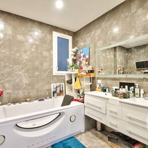 Property in Carre d'Or