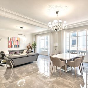 Property in Carre d'Or