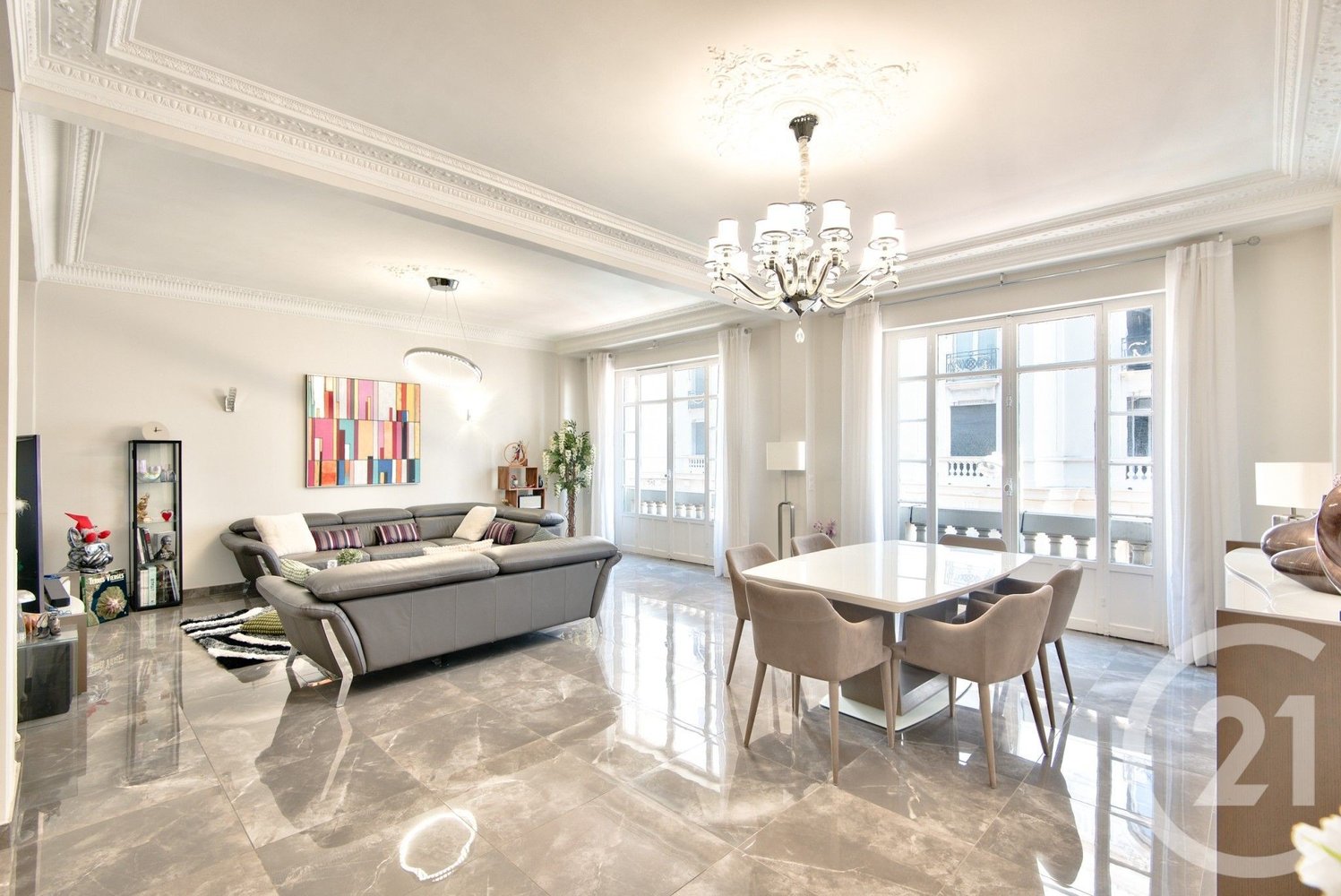 Property photo in Carre d'Or