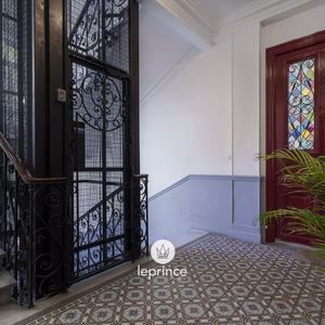 Property in Carre d'Or