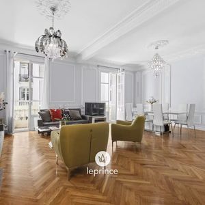 Property in Carre d'Or